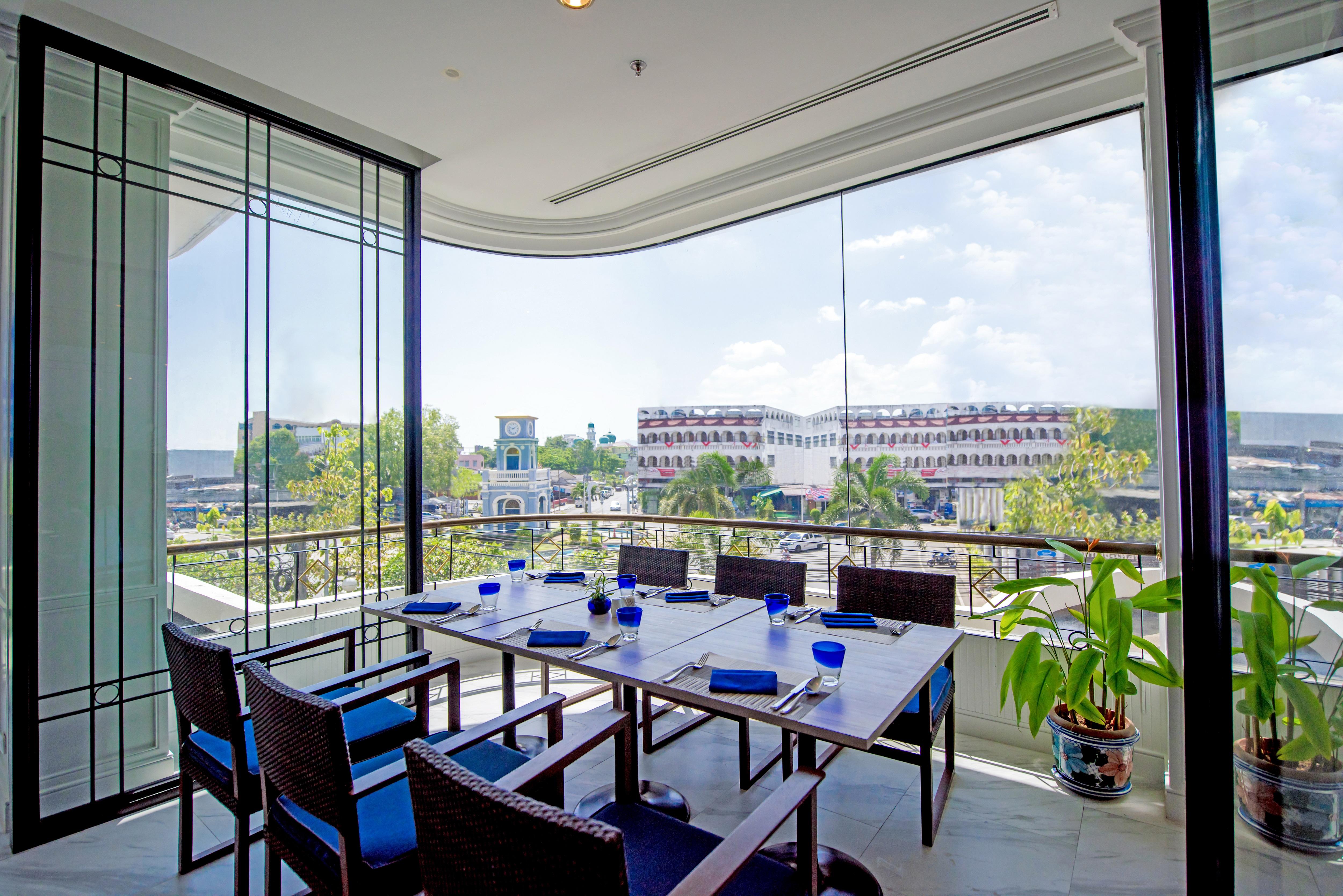 Готель Courtyard By Marriott Phuket Town Екстер'єр фото