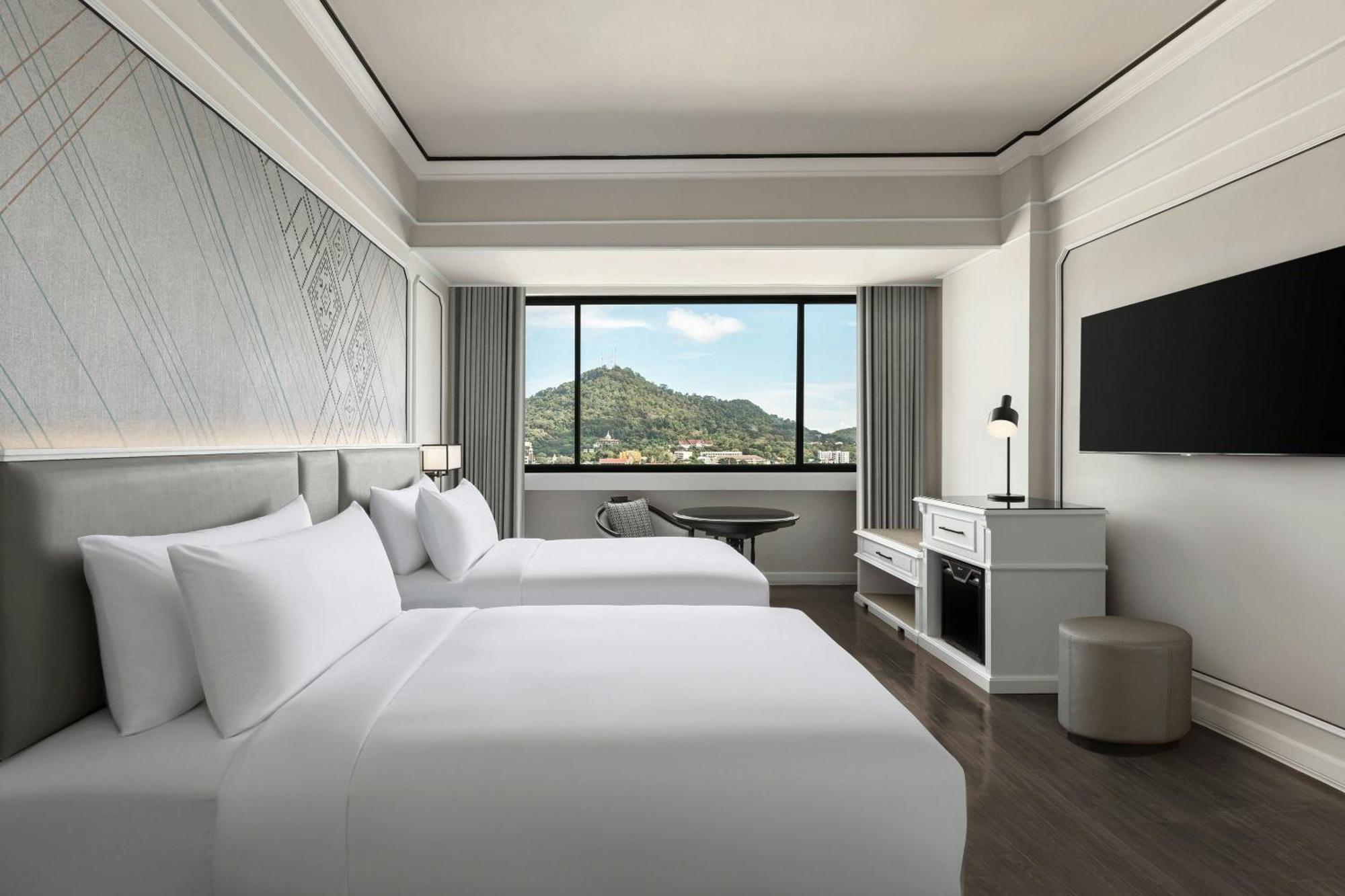 Готель Courtyard By Marriott Phuket Town Екстер'єр фото