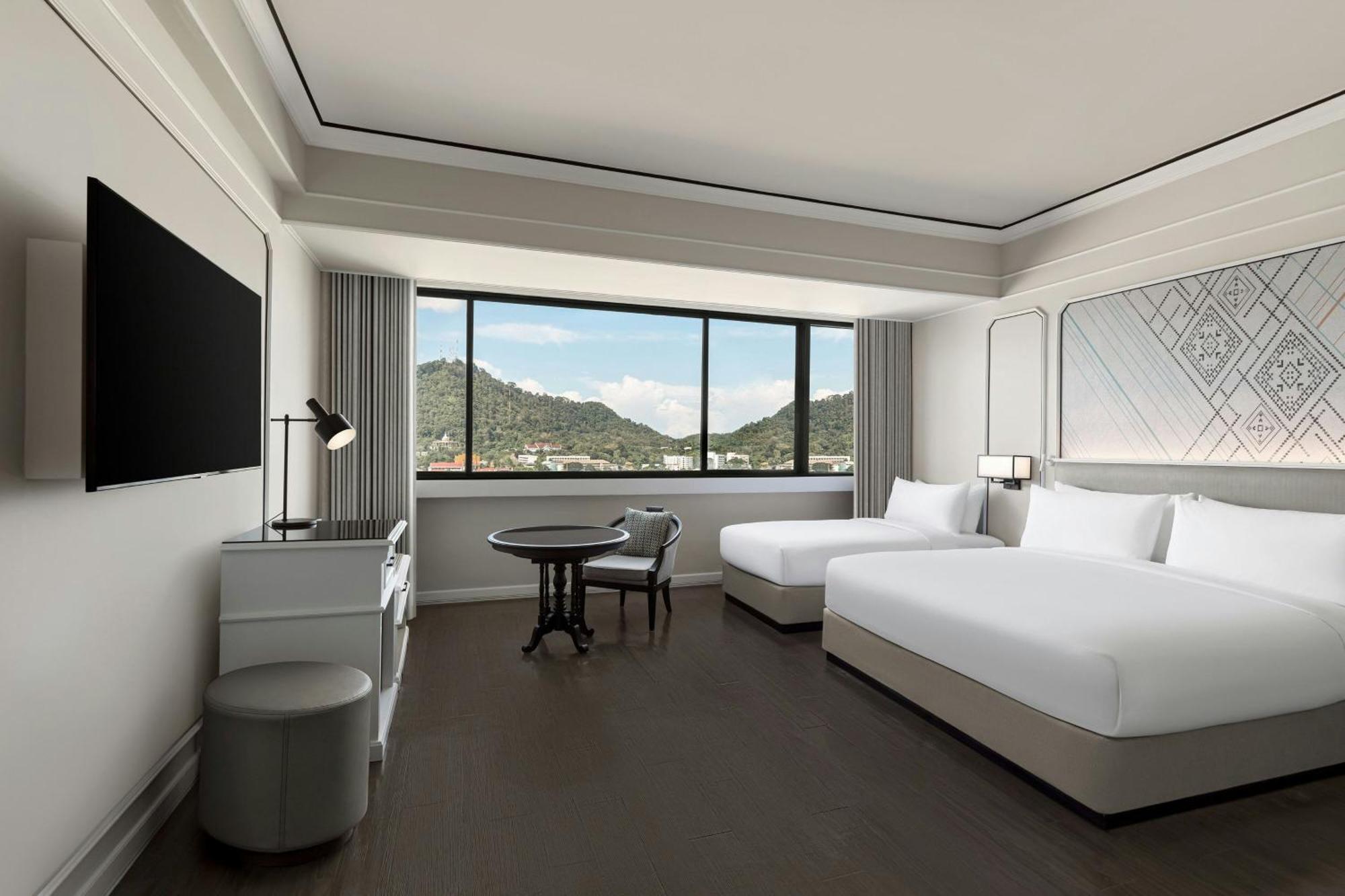 Готель Courtyard By Marriott Phuket Town Екстер'єр фото