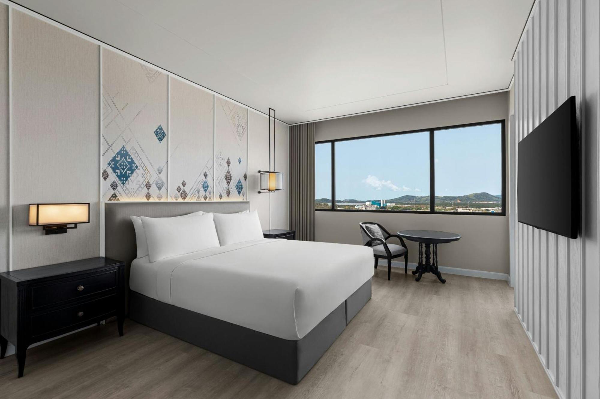 Готель Courtyard By Marriott Phuket Town Екстер'єр фото